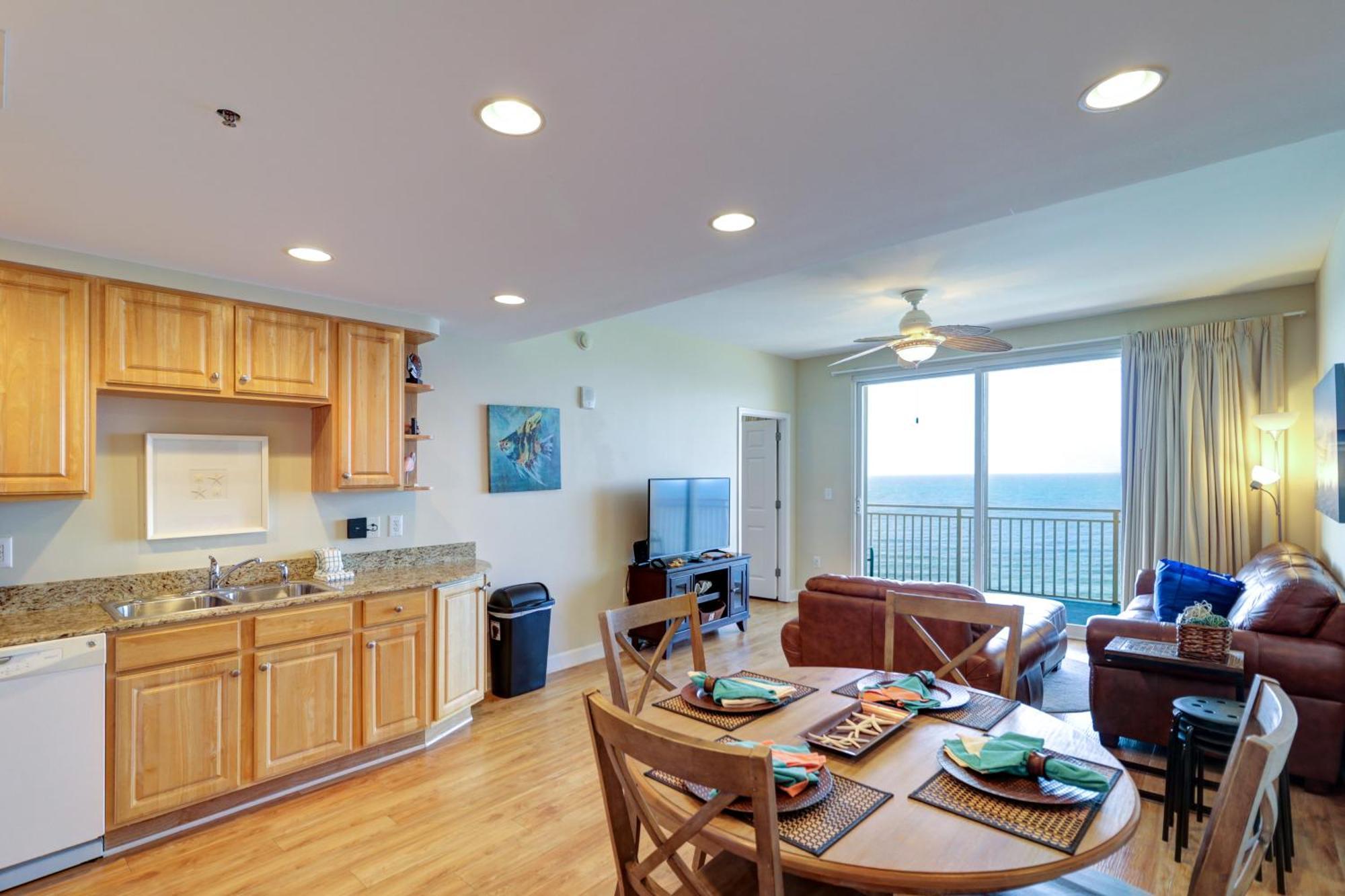 Gulf Front! 2 Bedroom 2 Ba! 11Th Floor Condo + Condo Amenities! Panama City Beach Exterior photo