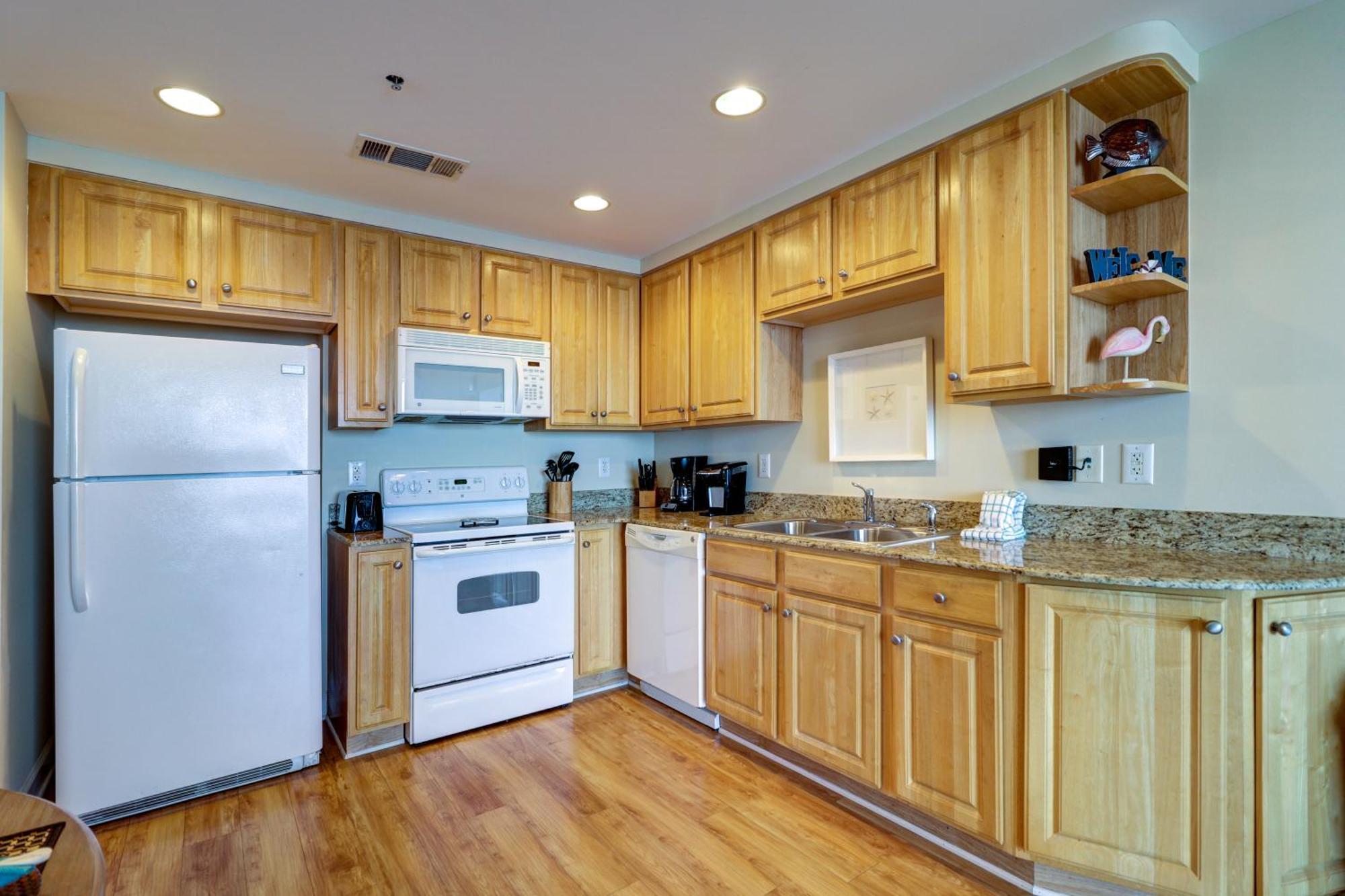 Gulf Front! 2 Bedroom 2 Ba! 11Th Floor Condo + Condo Amenities! Panama City Beach Exterior photo